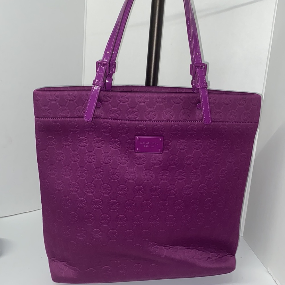 Michael Kors fuschia tote bag